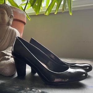 Calvin Klein black patent leather heels/pumps